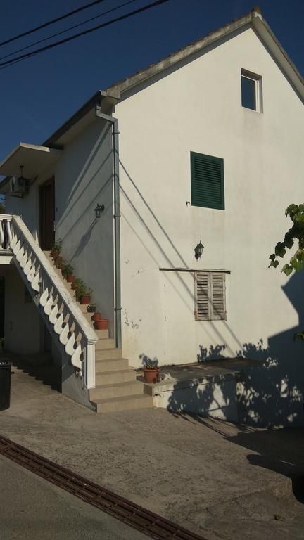 House Sarovic Apartment ติวัต ภายนอก รูปภาพ
