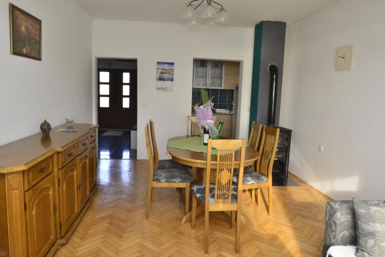 House Sarovic Apartment ติวัต ภายนอก รูปภาพ