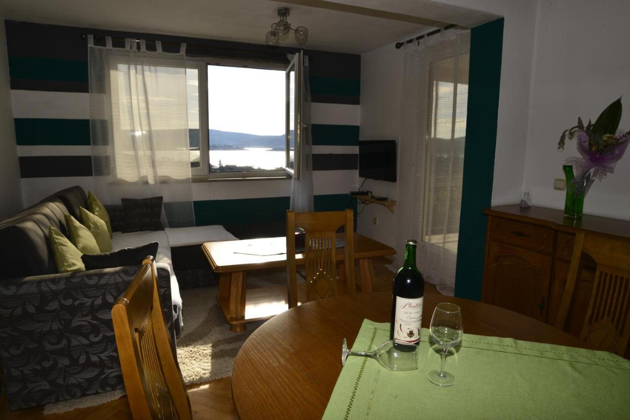 House Sarovic Apartment ติวัต ภายนอก รูปภาพ
