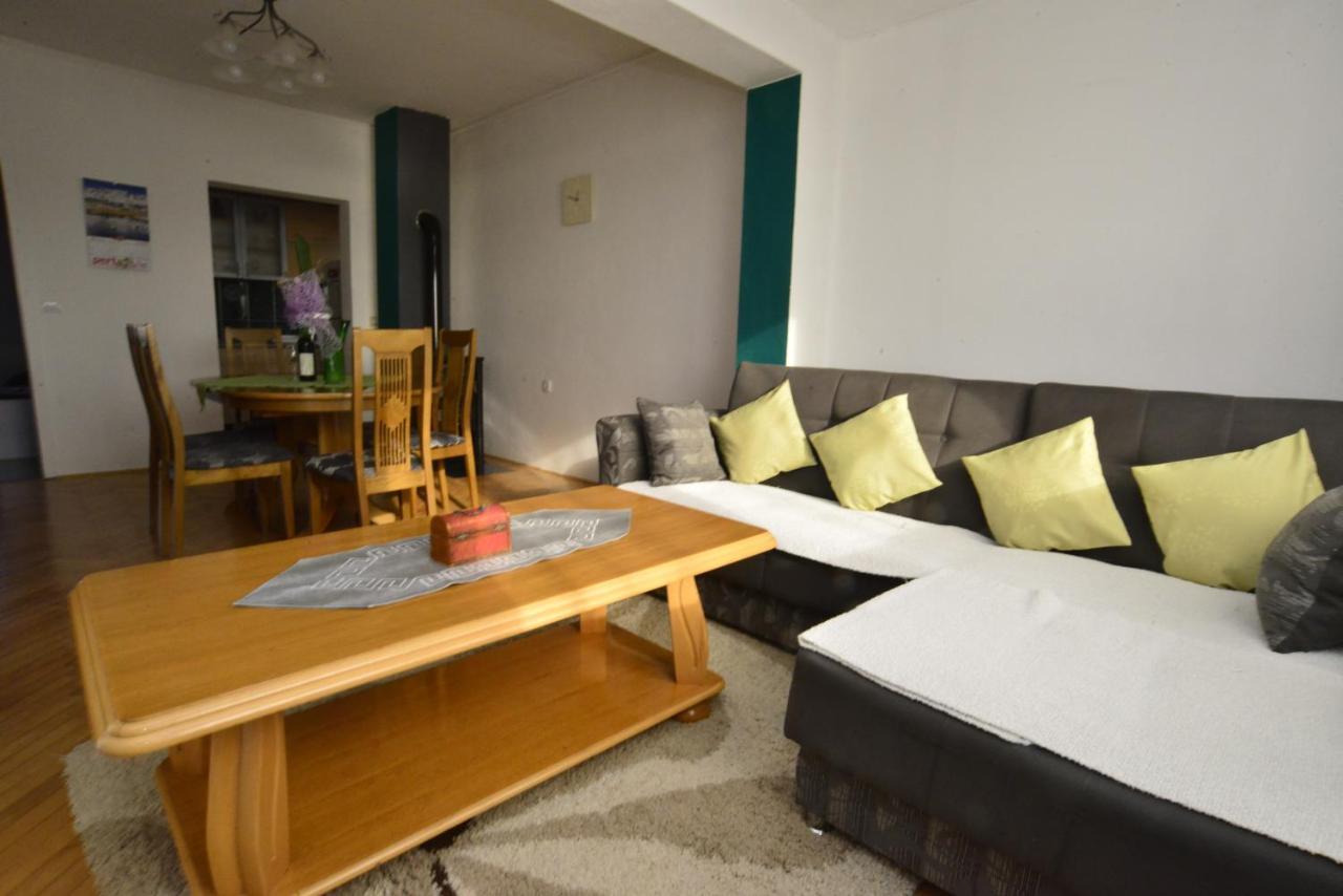 House Sarovic Apartment ติวัต ภายนอก รูปภาพ