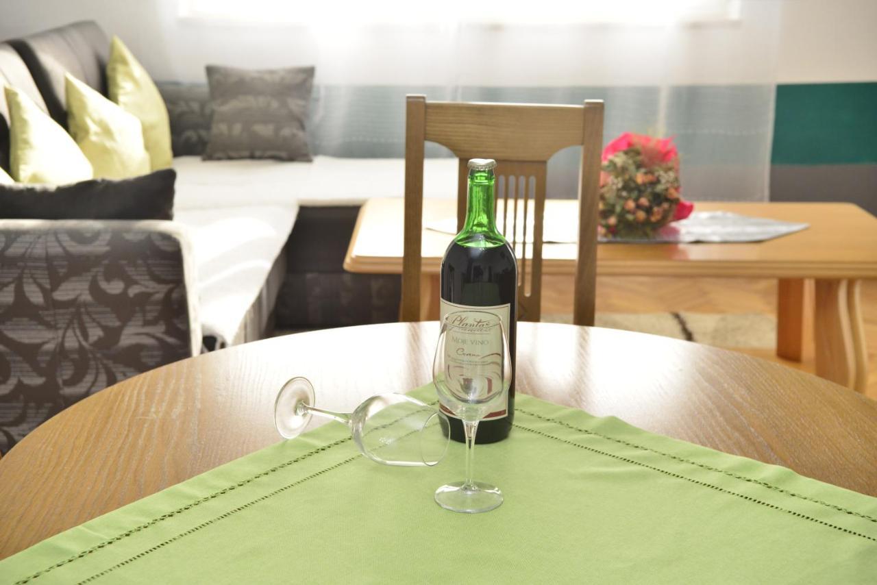 House Sarovic Apartment ติวัต ภายนอก รูปภาพ
