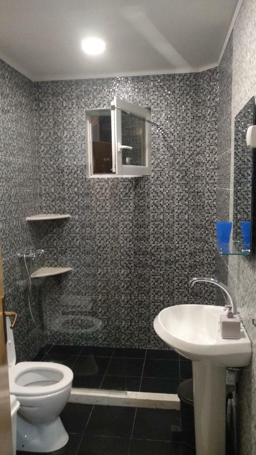 House Sarovic Apartment ติวัต ภายนอก รูปภาพ